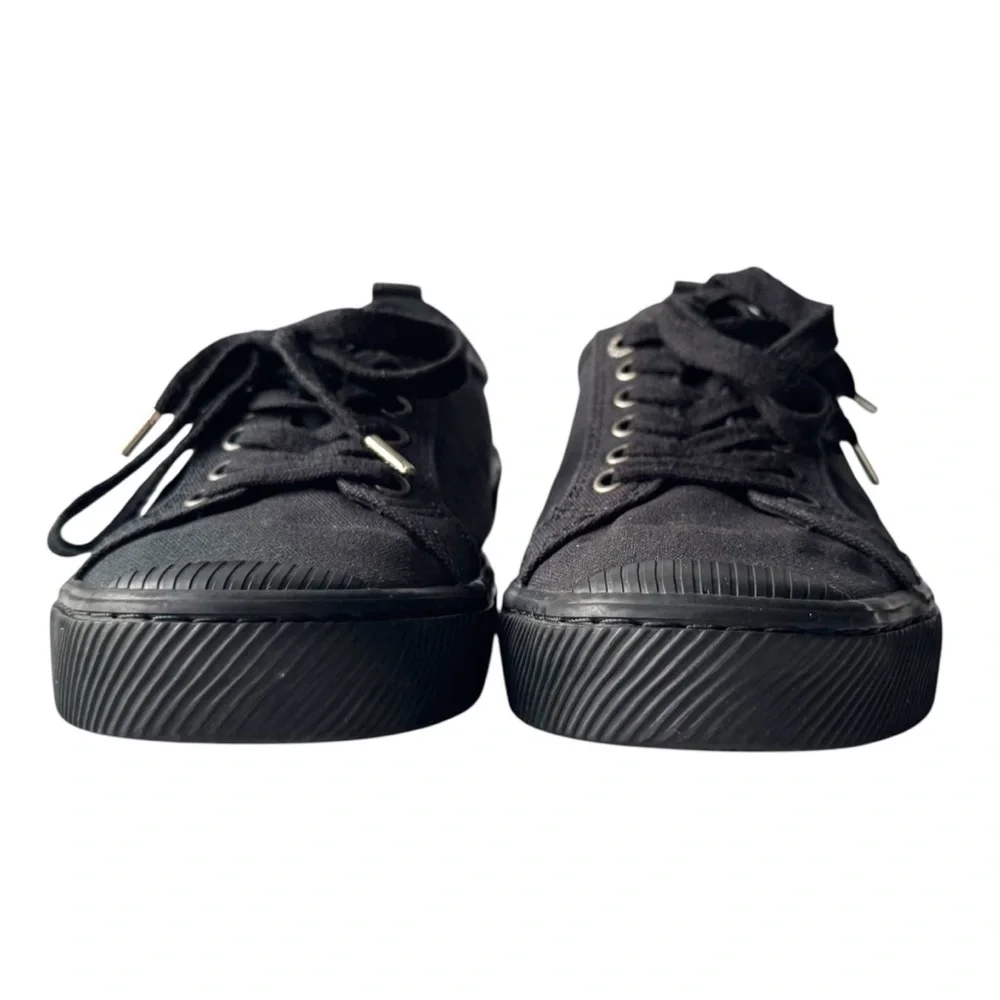 Cariuma OCA Low All Black Canvas Sneaker | 11_6